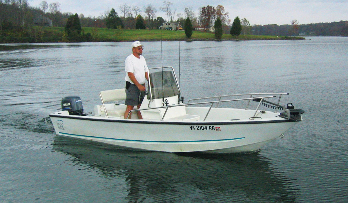 Fishing Boats – Smith Mountain Lake Houseboat Rentals at Parrot Cove